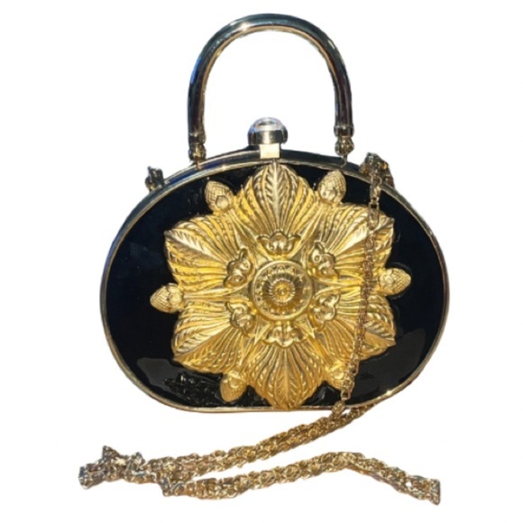 Chic Vintage Black and Gold Floral Clutch With Gold-Tone Chain Strap, 60’s - Picture 8 of 8